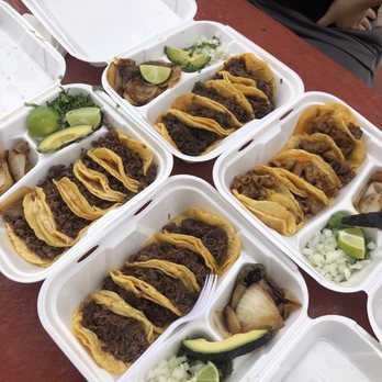 Taqueria Datapoint 5 - Barbacoa plate (5 mini tacos) - Mexican Near Me - San Antonio, Texas