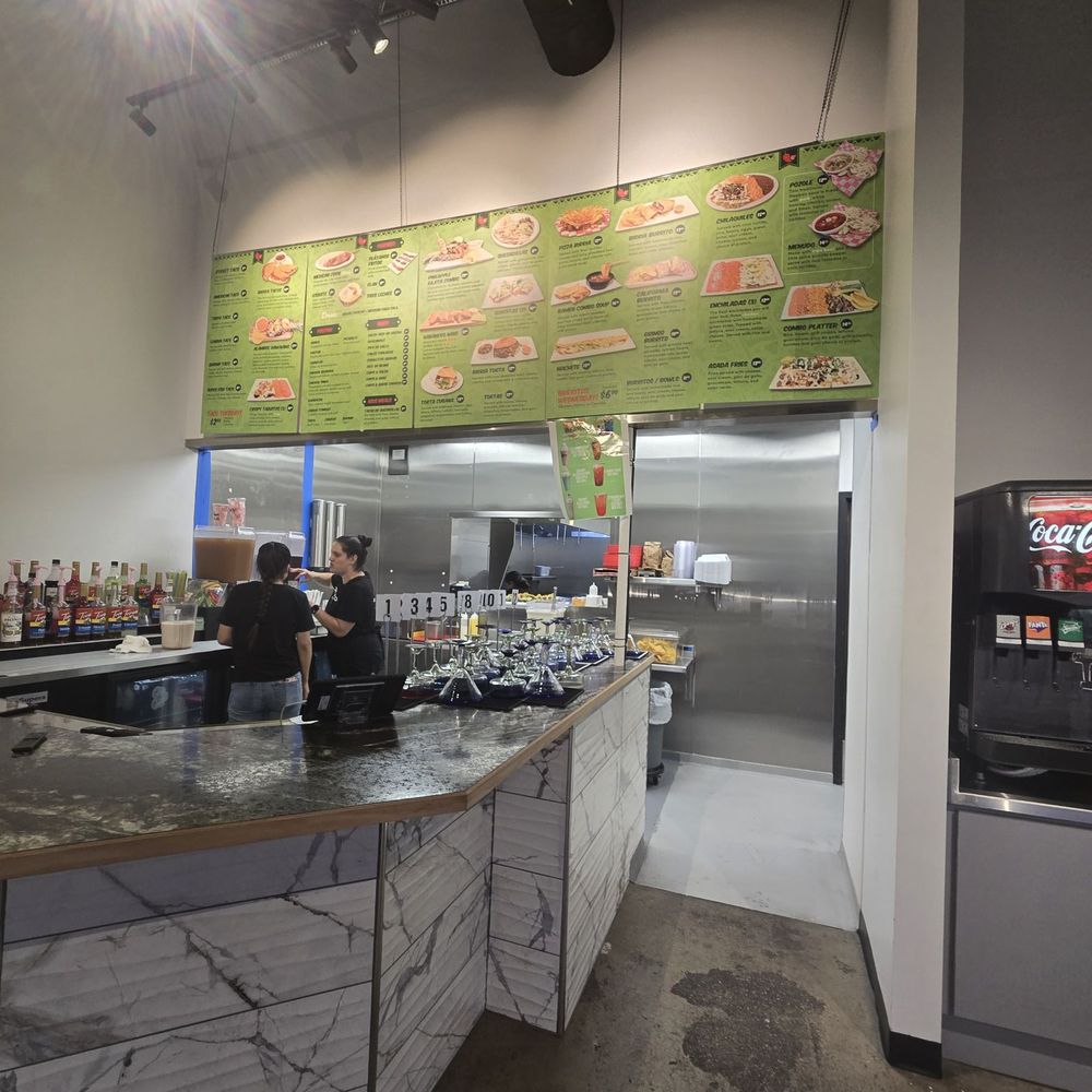 Que Taco - Ordering counter - Mexican Near Me - Fridley, Minnesota Que Taco - Ordering counter - Mexican Near Me - Fridley, Minnesota