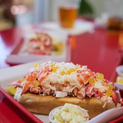 Mystic Lobster Roll Co - Naples, Vanderbilt Shoppes