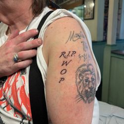 Spider Murphy's Tattoo - West at spider Murphy's is the best tattooist I've ever seen! I've got 11 tattoos from him and my friends have seven! Go figure! He's great!