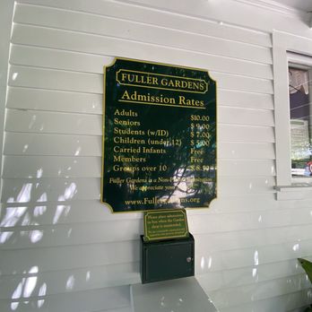 Fuller Gardens - General information and price based on the guest - Botanical Gardens Near Me - North Hampton, New Hampshire