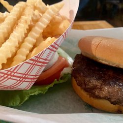 Alexander Park Tavern - Burger & fries