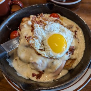 HUB & SPOKE DINER Updated August 2025 678 Photos & 794 Reviews