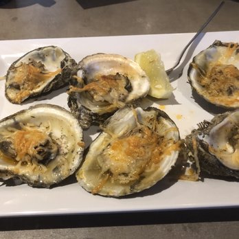 Papa's Raw Bar - Happy hour grilled oysters - Seafood Near Me - Lighthouse Point, Florida Papa's Raw Bar - Happy hour grilled oysters - Seafood Near Me - Lighthouse Point, Florida