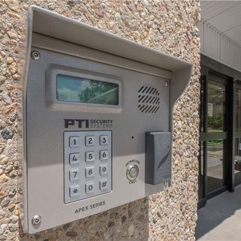 Extra Space Storage - Office - Self Storage Near Me - Lakewood, Colorado