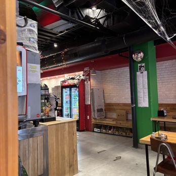 Brooklyn's Finest Pizza - Inside Restaurant - Pizza Near Me - Denver, Colorado Brooklyn's Finest Pizza - Inside Restaurant - Pizza Near Me - Denver, Colorado