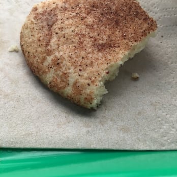 El Último Mono - The snicker doodle was so good, I couldn't help myself. - Coffee & Tea Near Me - Málaga, Massachusetts