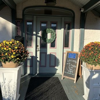 Ship Watch Inn - Front entrance - Hotels Near Me - Chesapeake City, Maryland Ship Watch Inn - Front entrance - Hotels Near Me - Chesapeake City, Maryland