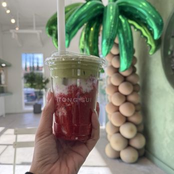 Tong Sui - Strawberry matcha bliss - Desserts Near Me - Cupertino, California Tong Sui - Strawberry matcha bliss - Desserts Near Me - Cupertino, California