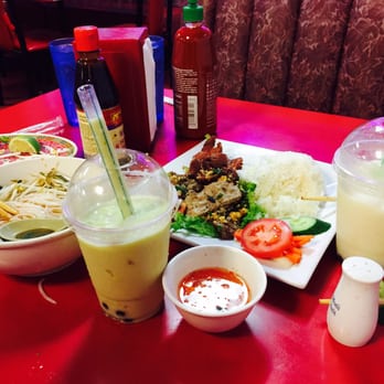 Pho 999 Reseda - Seafood pho, durian & avocado bobas and meat & rice dish with peanuts on it - Vietnamese Near Me - Reseda, California