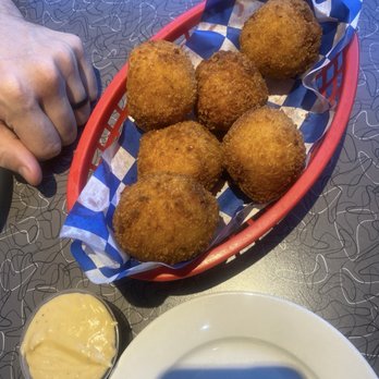 KC's Classic Burger Bar - New American Near Me - North Attleboro, Massachusetts