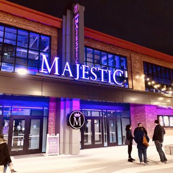 The Majestic 7 - Outside - Cinema Near Me - Watertown, Massachusetts