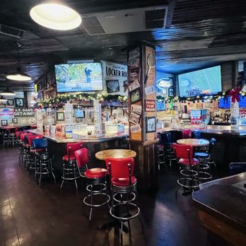 Bubba Gump Shrimp - Bar and bar seating area - Seafood Near Me - Laughlin, Nevada
