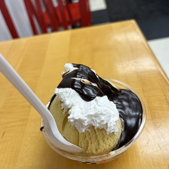 Ashley's Ice Cream - Ice Cream & Frozen Yogurt Near Me - New Haven, Connecticut