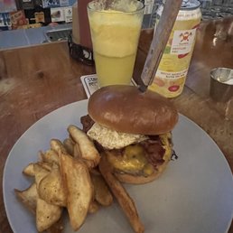 Yummy burger and the beer tastes like milkshake/slush