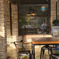Sip! on the Square - Outside looking in