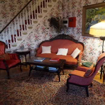 Atlantic Inn - Victorian style - Hotels Near Me - Block Island, Rhode Island