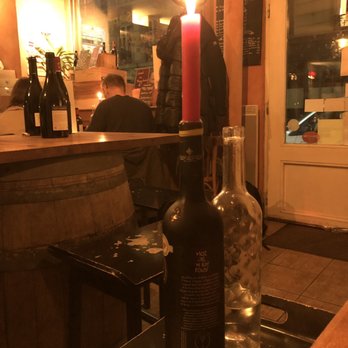 5e Cru le Bar - candle lit - Wine Bars Near Me - Paris, 75