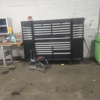 Auto Repair Ezzy - 20 year master technician - Auto Repair Near Me - Kalamazoo, Michigan Auto Repair Ezzy - 20 year master technician - Auto Repair Near Me - Kalamazoo, Michigan