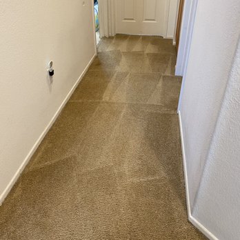 FH Carpet Cleaning - Hallway cleaned 06-2021 - Carpet Cleaning Near Me FH Carpet Cleaning - Hallway cleaned 06-2021 - Carpet Cleaning Near Me