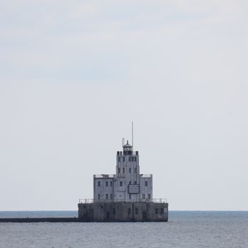 Milwaukee Pierhead Lighthouse - Milwaukee Breakwater Lighthouse from the pierhead. - Landmarks & Historical Buildings Near Me - Milwaukee, Wisconsin