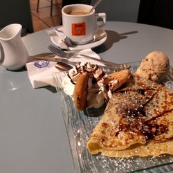 Le Petit Glacier - Crêpe cookie : crêpe fourrée sauce chocolat et cookie + glace au cookie + 2 cookies + chantilly = tuerie