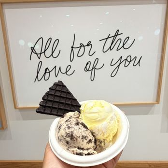 Jeni’s Splendid Ice Creams - Ice Cream & Frozen Yogurt Near Me - Oak Brook, Illinois Jeni’s Splendid Ice Creams - Ice Cream & Frozen Yogurt Near Me - Oak Brook, Illinois
