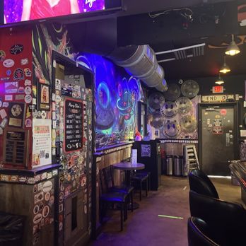 Mary Ellen's Bar & Kitchen - Interior - Sports Bars Near Me - Key West, Florida Mary Ellen's Bar & Kitchen - Interior - Sports Bars Near Me - Key West, Florida