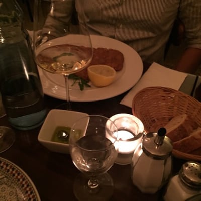 Parlin | Essen und Weinbar by null