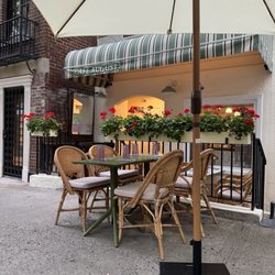 August Cafe - Another view of outside seating