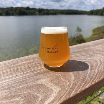 Turnpike Market - Beer on the lake - Pizza Near Me - Billerica, Massachusetts Turnpike Market - Beer on the lake - Pizza Near Me - Billerica, Massachusetts