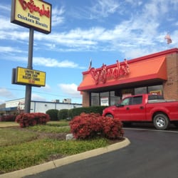 Bojangles'famous Chicken & Biscuits