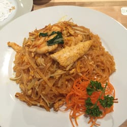 Bangkok House Too - Chicken Pad Thai