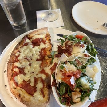 Oakfire - Lunch Special: Diavola Pizza & half Napoli Salad $12.95 - Pizza Near Me - Lake Geneva, Wisconsin Oakfire - Lunch Special: Diavola Pizza & half Napoli Salad $12.95 - Pizza Near Me - Lake Geneva, Wisconsin