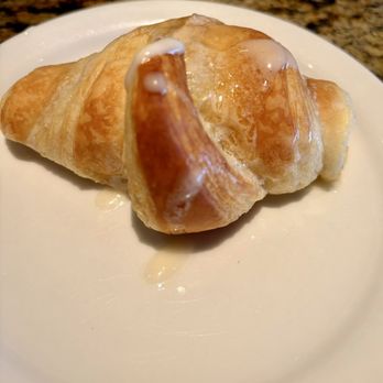 Cheddar's Scratch Kitchen - Honey Butter Croissants - Comfort Food Near Me - Pensacola, Florida