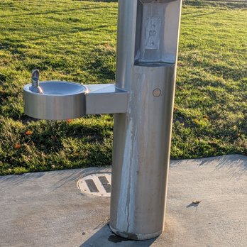 Apollo Park - Water fountain - Amateur Sports Teams Near Me - Downey, California