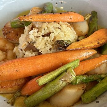 Tommy Bahama - Thai Shrimp & Scallop - Seafood Near Me - Kihei, Hawaii