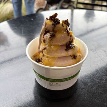 Mammatus Creamery - Hot Mango Sundae - Ice Cream & Frozen Yogurt Near Me - Shoreline, Washington Mammatus Creamery - Hot Mango Sundae - Ice Cream & Frozen Yogurt Near Me - Shoreline, Washington