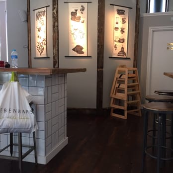 Pot Kettle Black - Small snap of the decor - Coffee & Tea Near Me - Manchester, XGM
