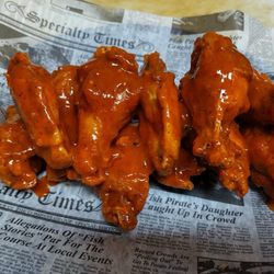 Scalpers Bar & Grille - ScalperSauce wings