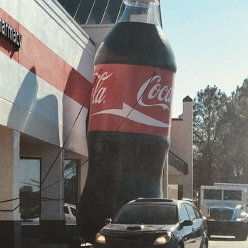 Winn-Dixie - a giant coca cola bottle on the side of a building - Grocery Near Me - Panama City, Florida Winn-Dixie - a giant coca cola bottle on the side of a building - Grocery Near Me - Panama City, Florida