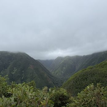 Maui Mountain Activities - Lush Hawaiian valley - Horseback Riding Near Me - Wailuku, Hawaii