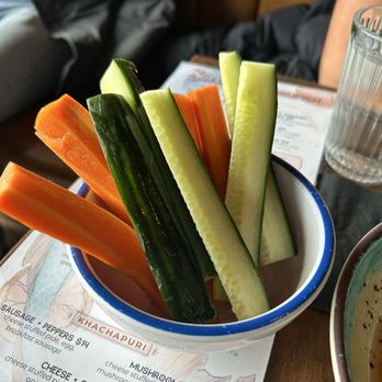 Supergeil - Veggies instead of pita - nice touch! - Mediterranean Near Me - Detroit, Michigan