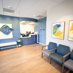Center For Rheumatic Diseases & Osteoporosis - Facility Lobby