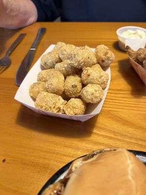 Art's Tavern by null