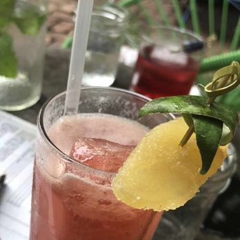 Broken Shaker - Cocktail Bars Near Me - Miami Beach, Florida