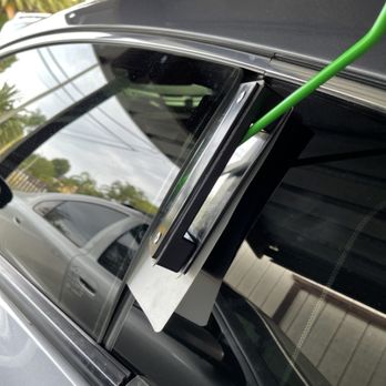 VM Auto lockouts & Jumpstarts - Frame less window? No problem. - Roadside Assistance Near Me VM Auto lockouts & Jumpstarts - Frame less window? No problem. - Roadside Assistance Near Me