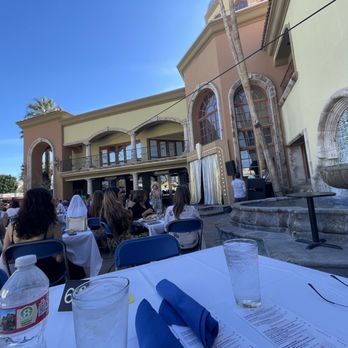 Oscar's Downtown Palm Springs - Inside courtyard - Bars Near Me - Palm Springs, California Oscar's Downtown Palm Springs - Inside courtyard - Bars Near Me - Palm Springs, California