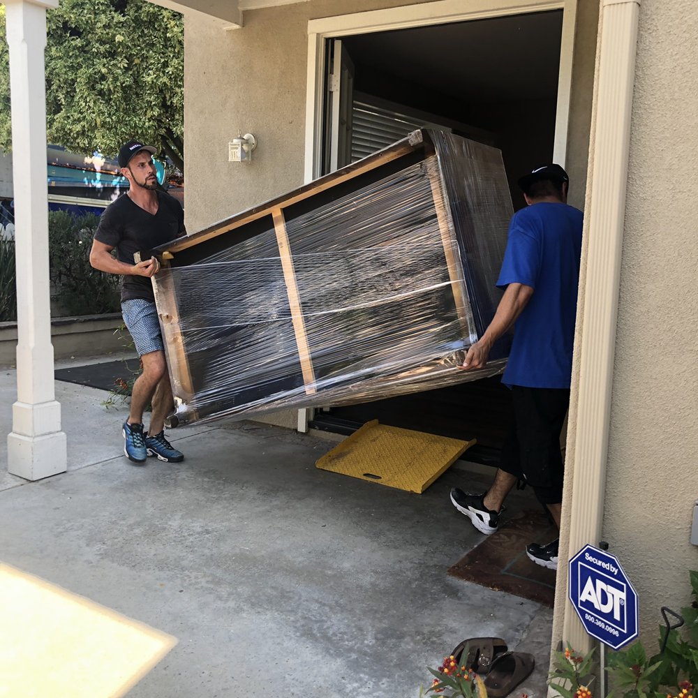 Platinum Movers - Robert and his crew have great communication. Allows them to get them job done very efficiently. - Movers Near Me - Santa Barbara, California Platinum Movers - Robert and his crew have great communication. Allows them to get them job done very efficiently. - Movers Near Me - Santa Barbara, California