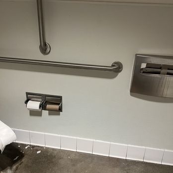 Nekter Juice Bar - Restroom is dirty and gross. - Juice Bars & Smoothies Near Me - Pasadena, California